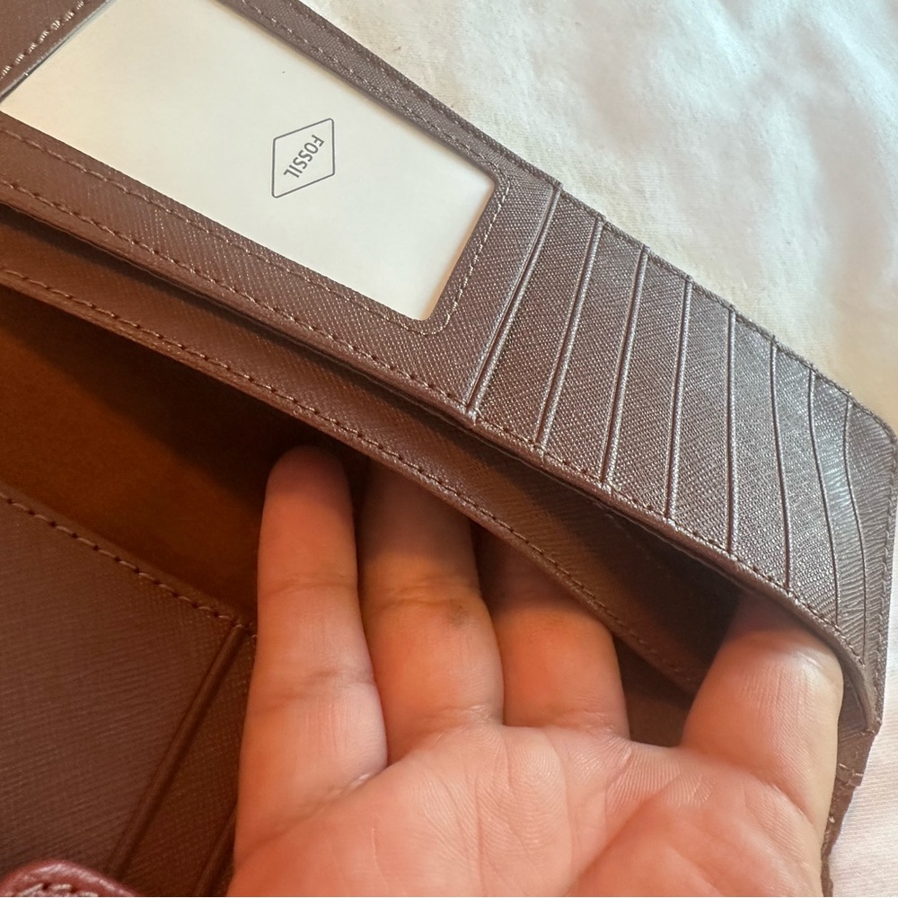 Fossil Burnt Red Clay Leather Wallet - Picture 10 of 11